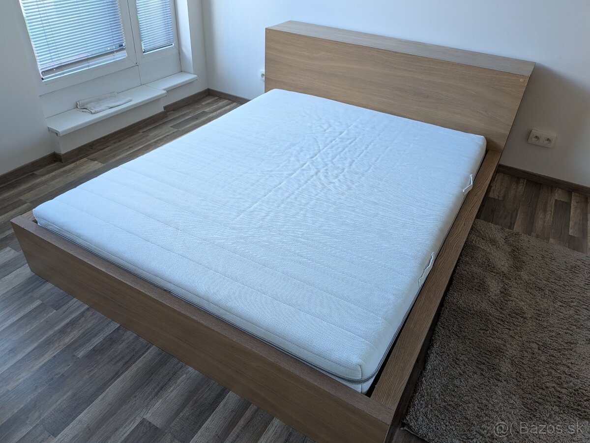 Predám manželskú posteľ 160x200