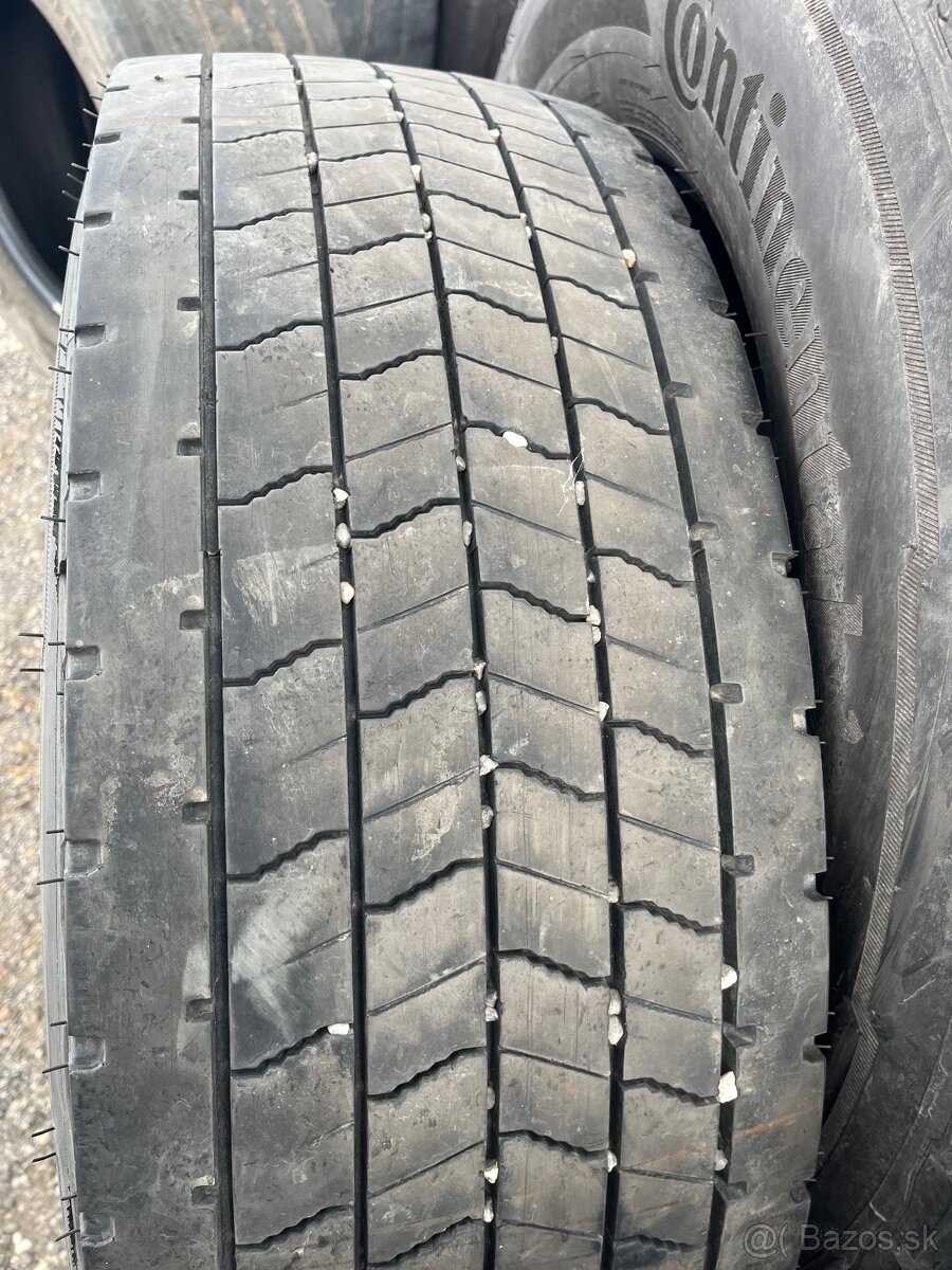 Predám 315/70R22,5