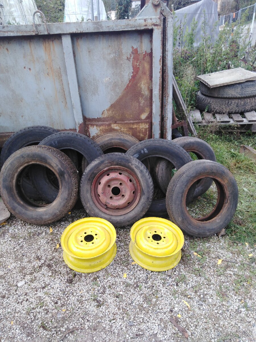 Predám rôzne veteránske kolesá aj gumy