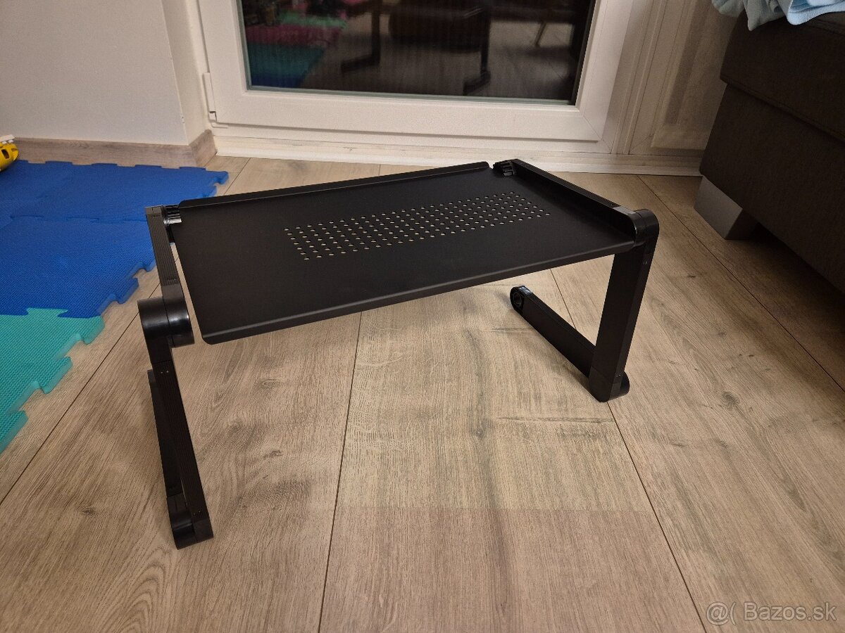 Skladaci stojan pre notebook