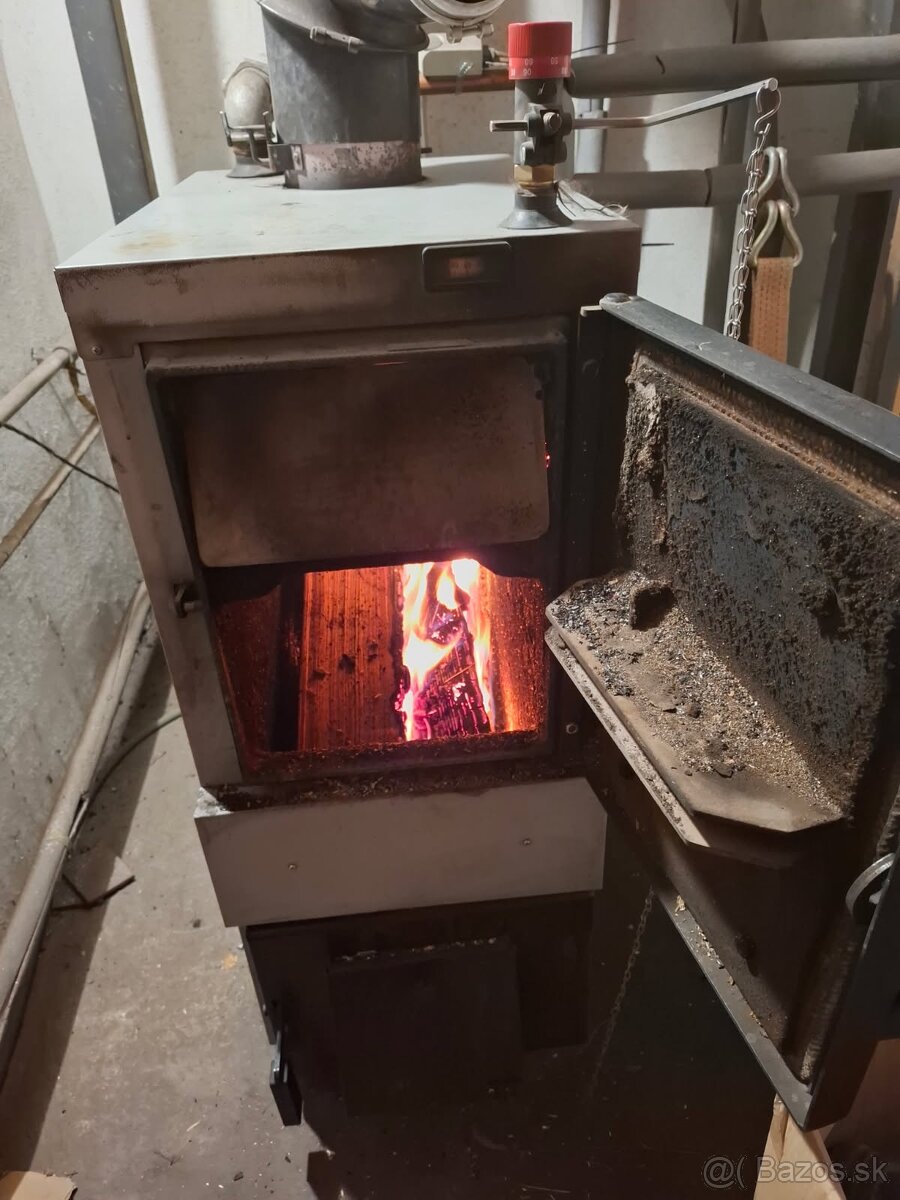 Kotol na tuhé palivo MAGA