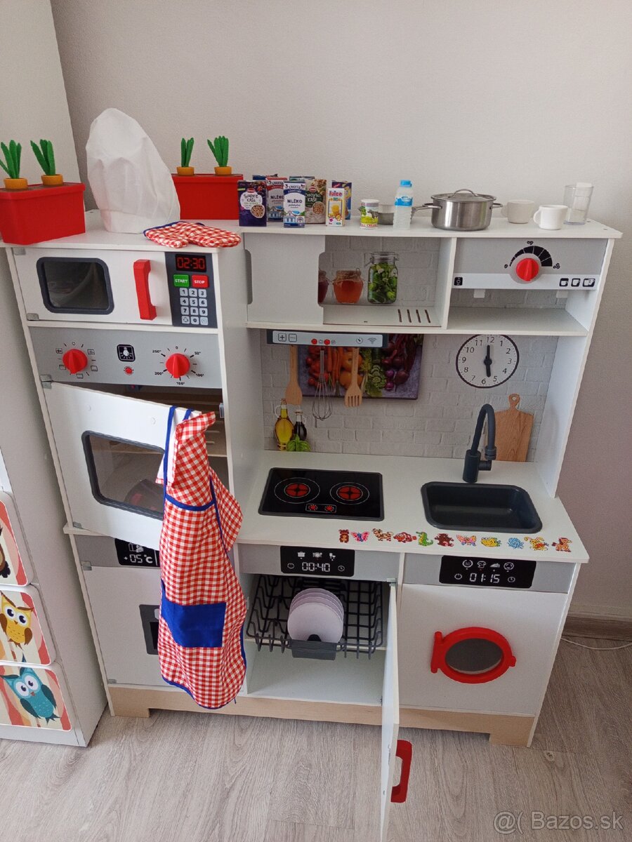 Detská drevená kuchynka Playtive (Lidl)
