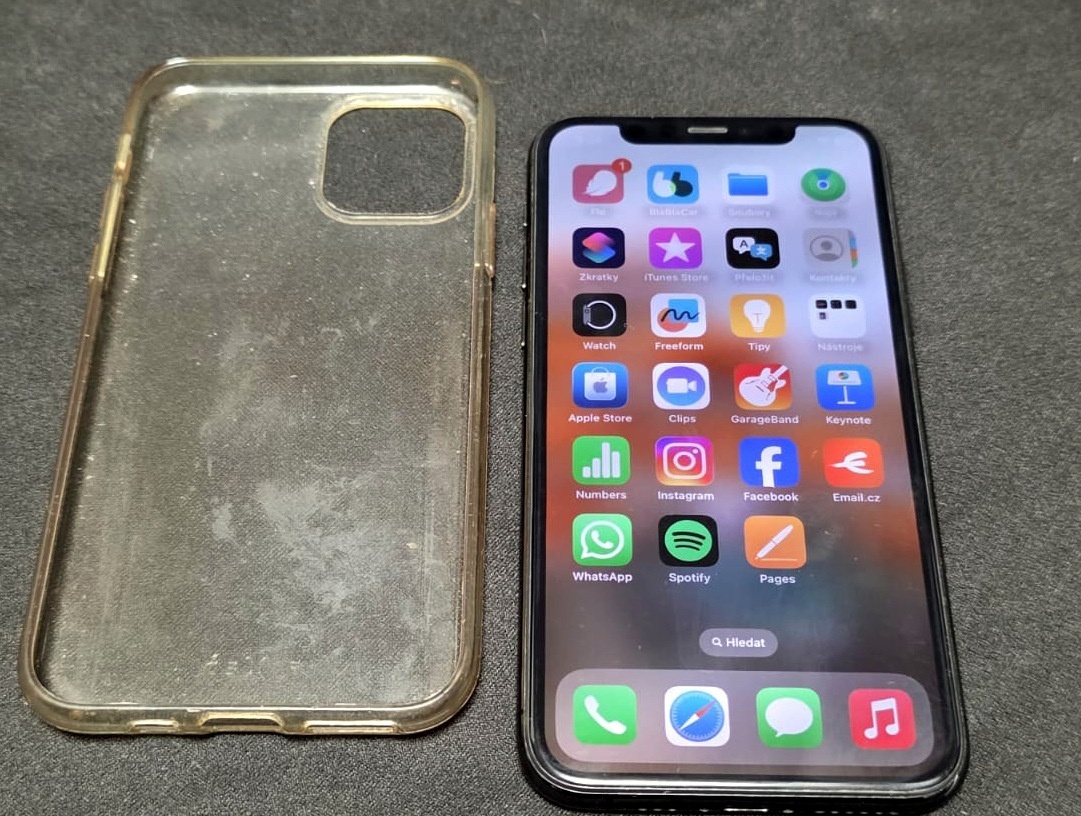 Apple iPhone 11 PRO 64GB - Pekný stav