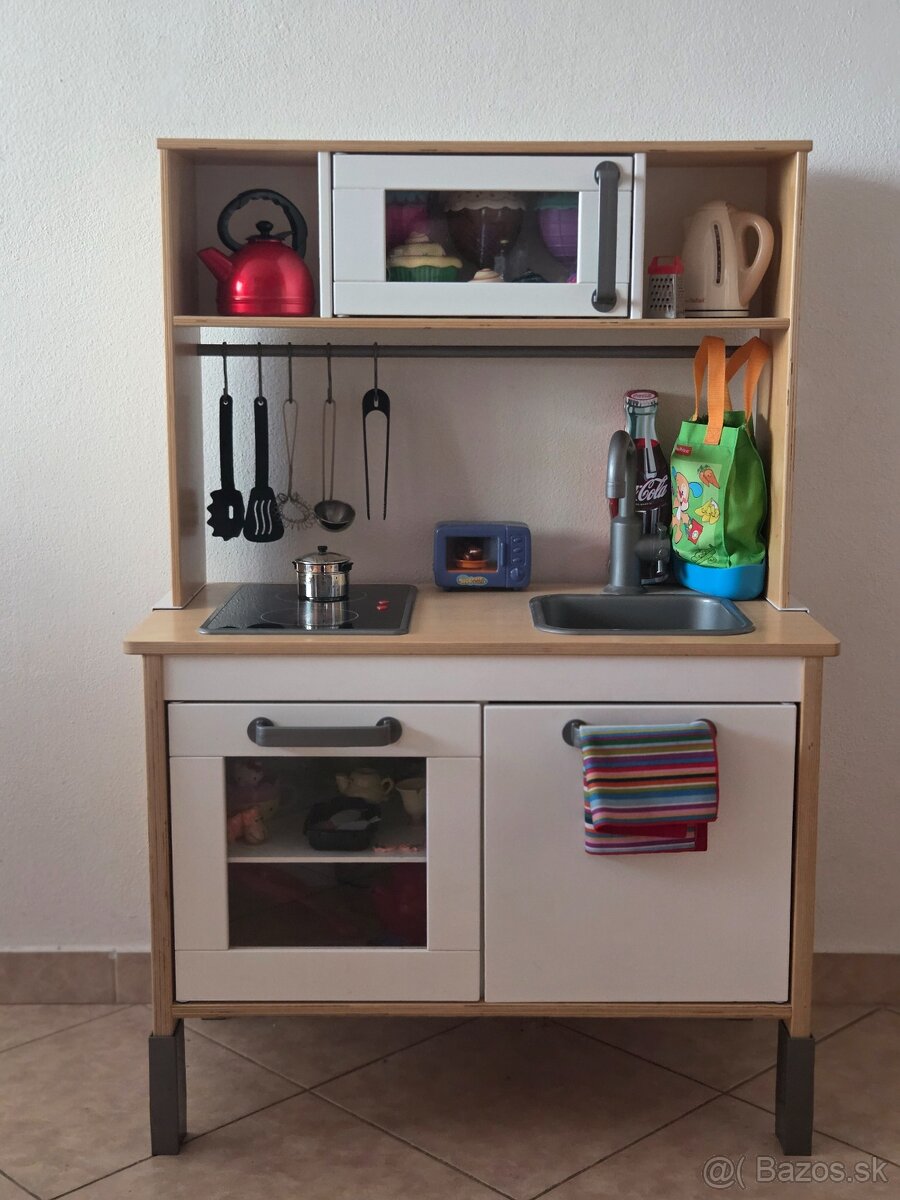 Drevena kuchynka IKEA