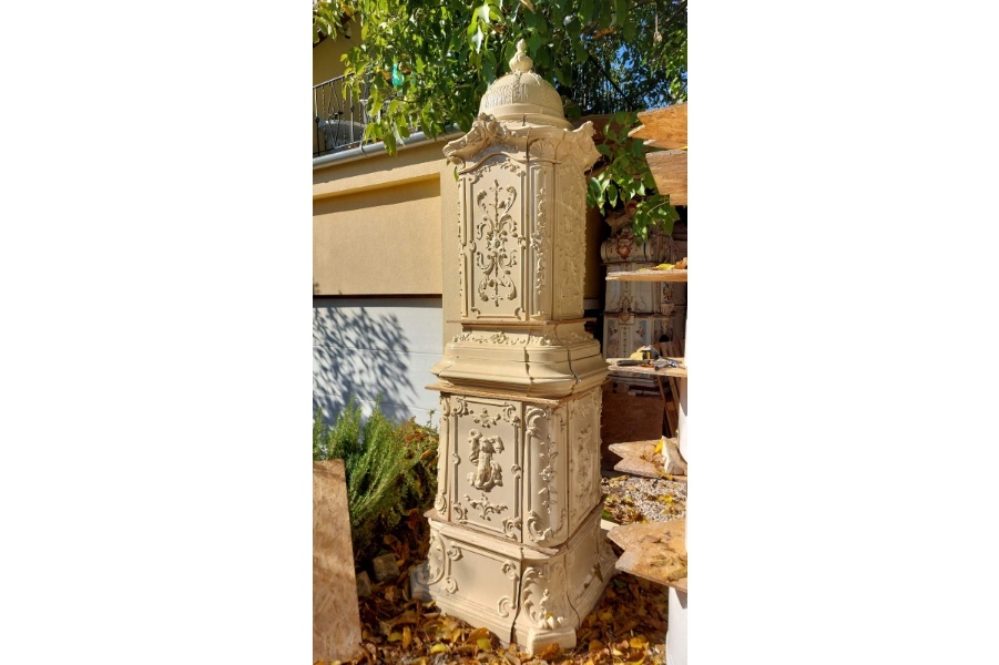 Kachlova pec starožitná