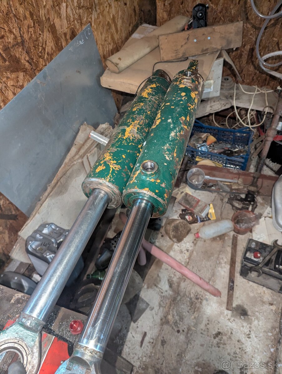 Predám hydraulické valce na klt