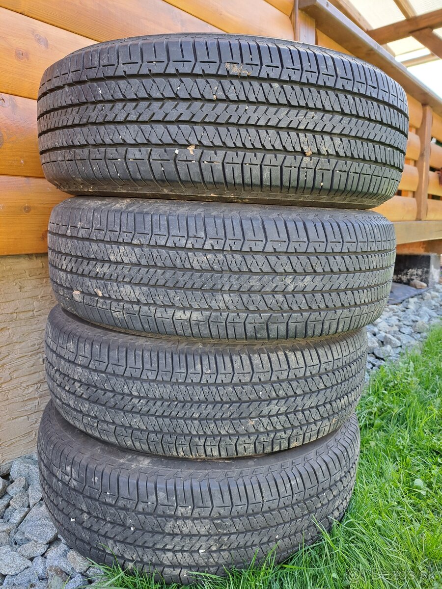 Pneu Bridgestone 235/65 R17