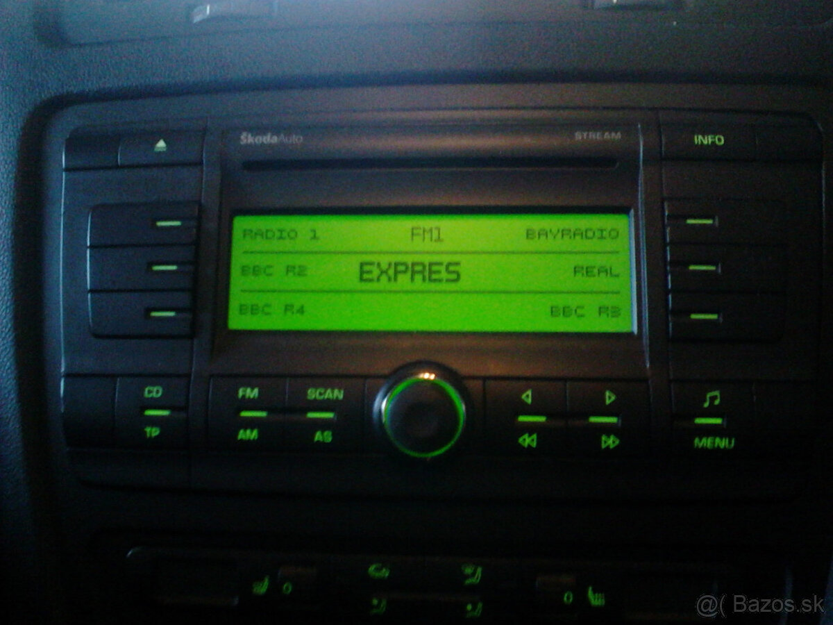 predam radio, autoradio škoda octavia 2