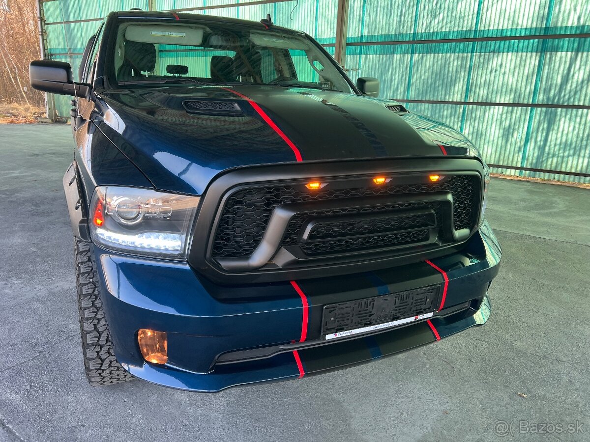 DODGE RAM REBEL5.7 HEMI 4x4.
