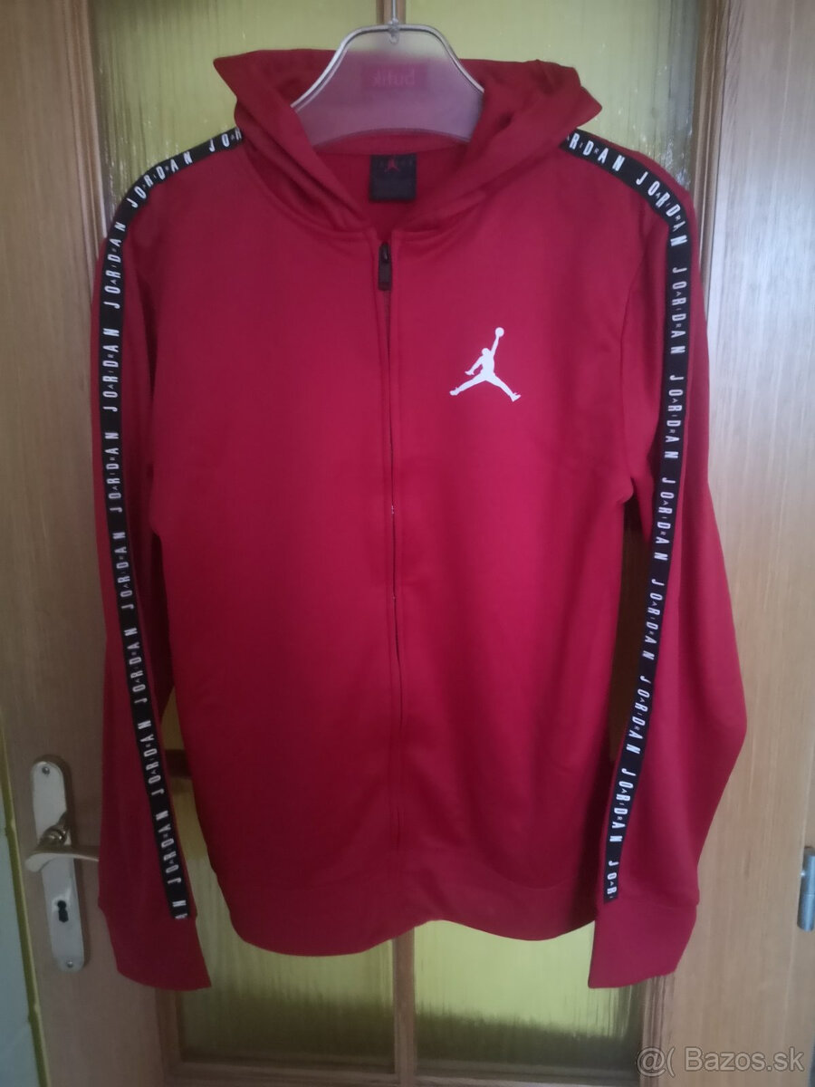AIR JORDAN chlapčenská mikina veľkosť 13-15 rokov