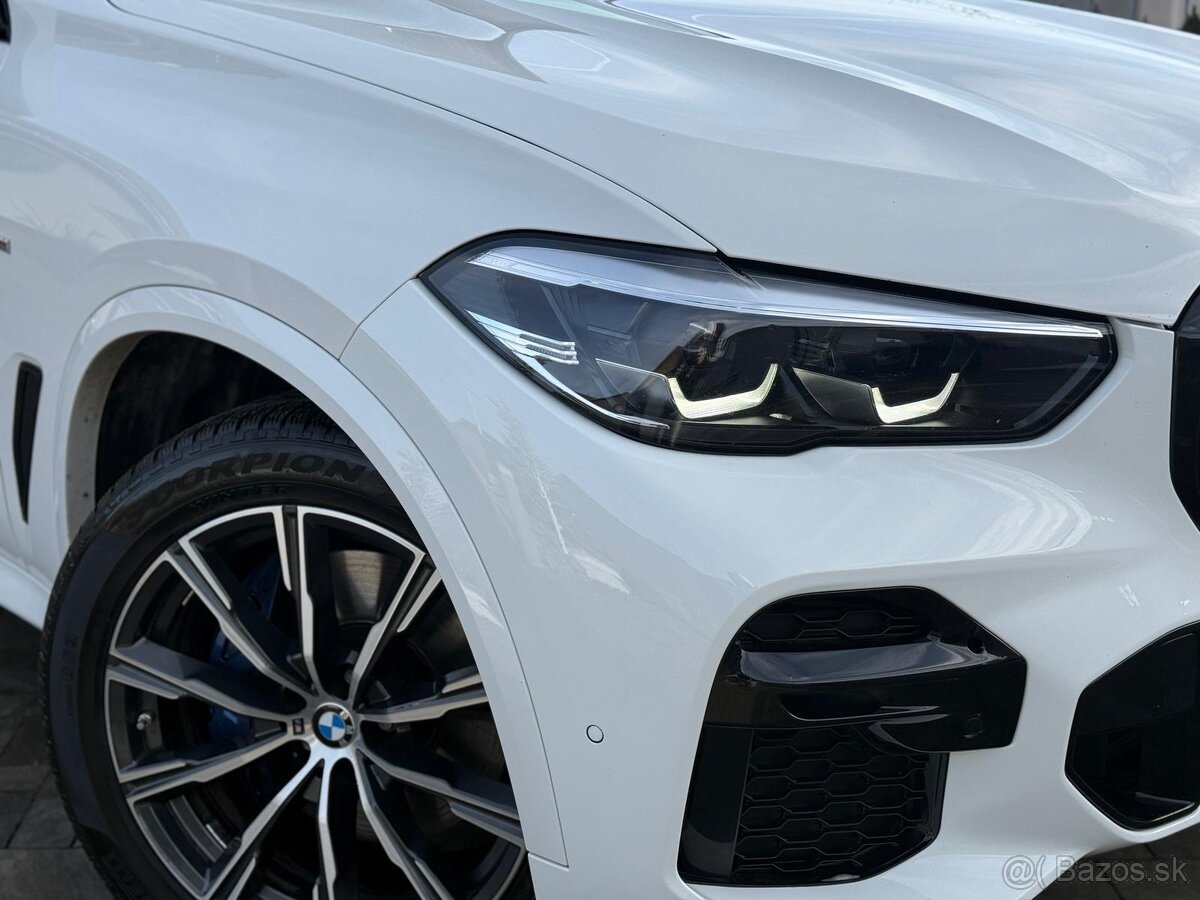 BMW X5 3.0d MHEV xDrive, r. 2022, 210kW, výbava, BMW servis