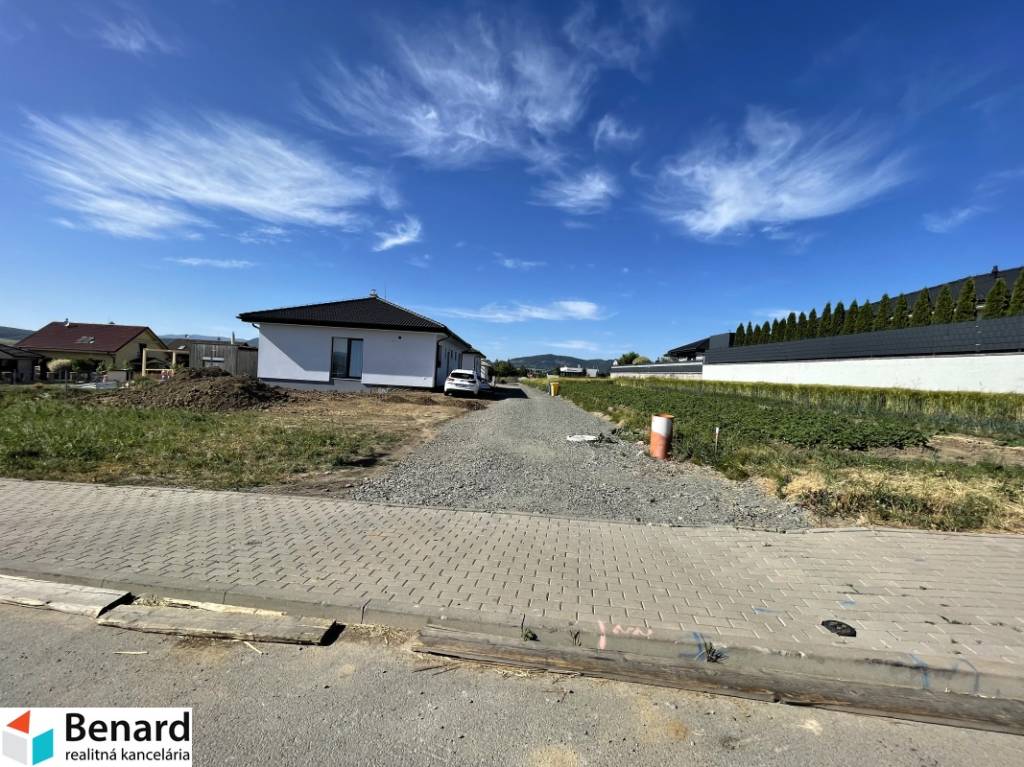 PREŠOV-ĽUBOTICE, RODINNÝ DOM-NOVOSTAVBA, POZEMOK 511 m2,HOLO