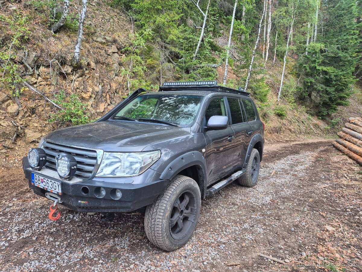 Toyota Landcruiser 200