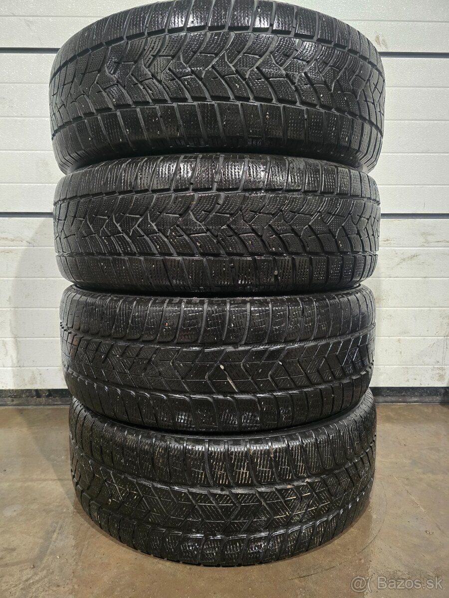 Zimné Pneu 235/65 R17 Dunlop, Pirelli