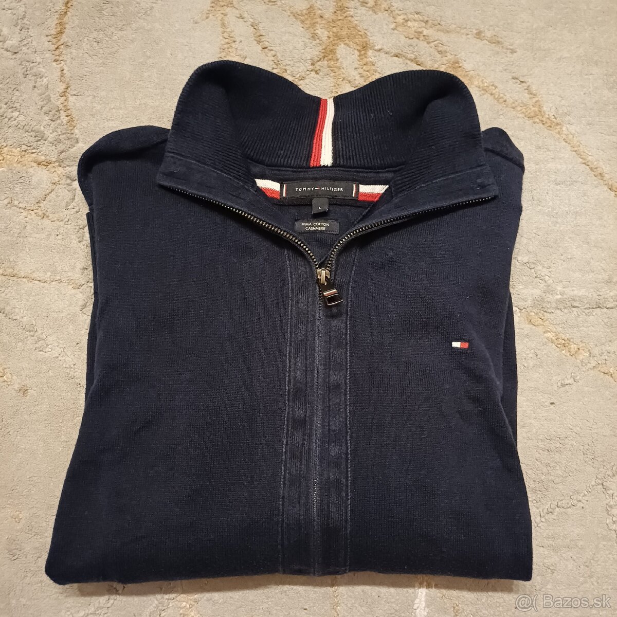 Tommy Hilfiger tmavomodrý.zips