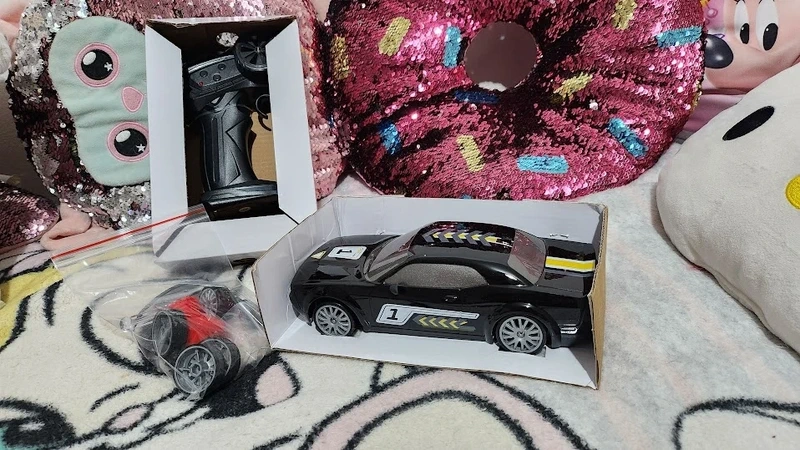 Športové RC auto so svetelnými efektmi