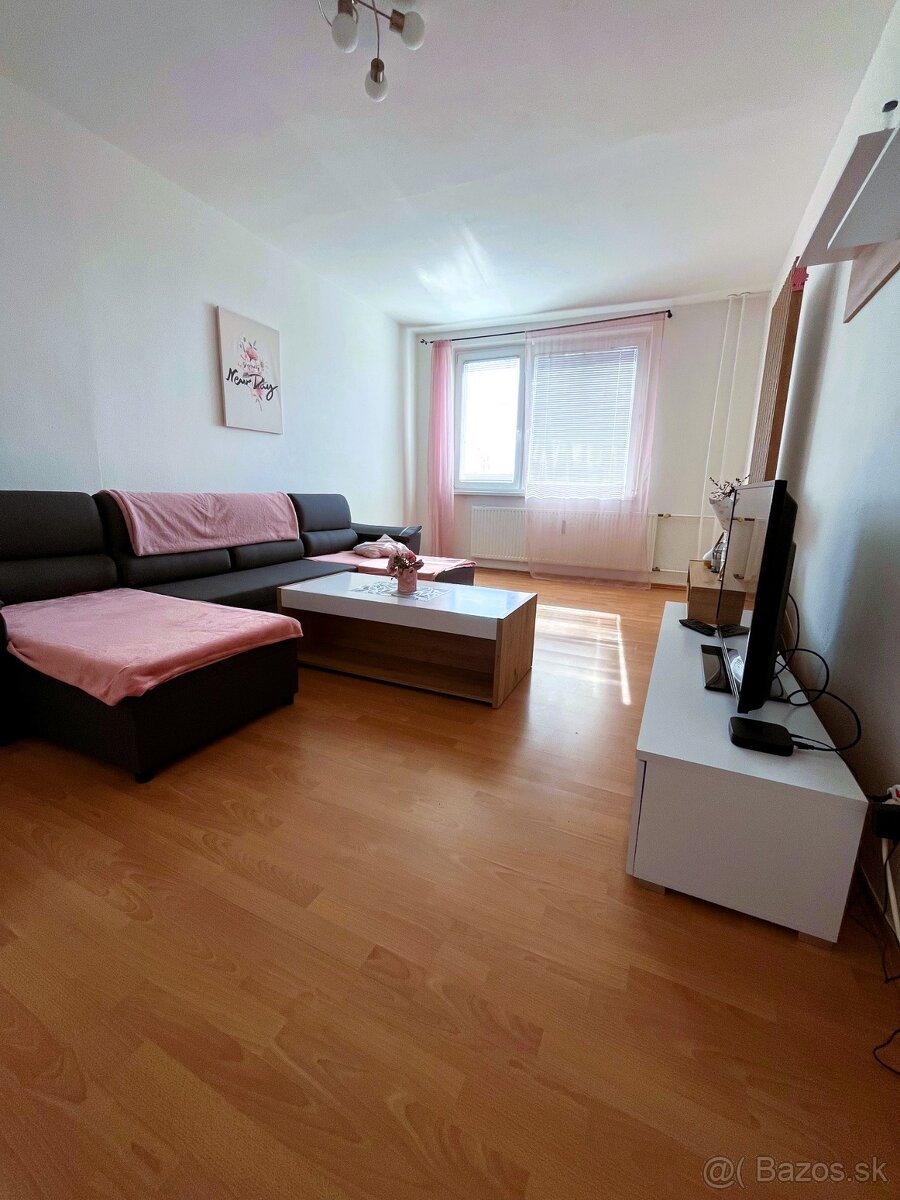 Pekný, slnečný 3 izbový byt, obec Pukanec