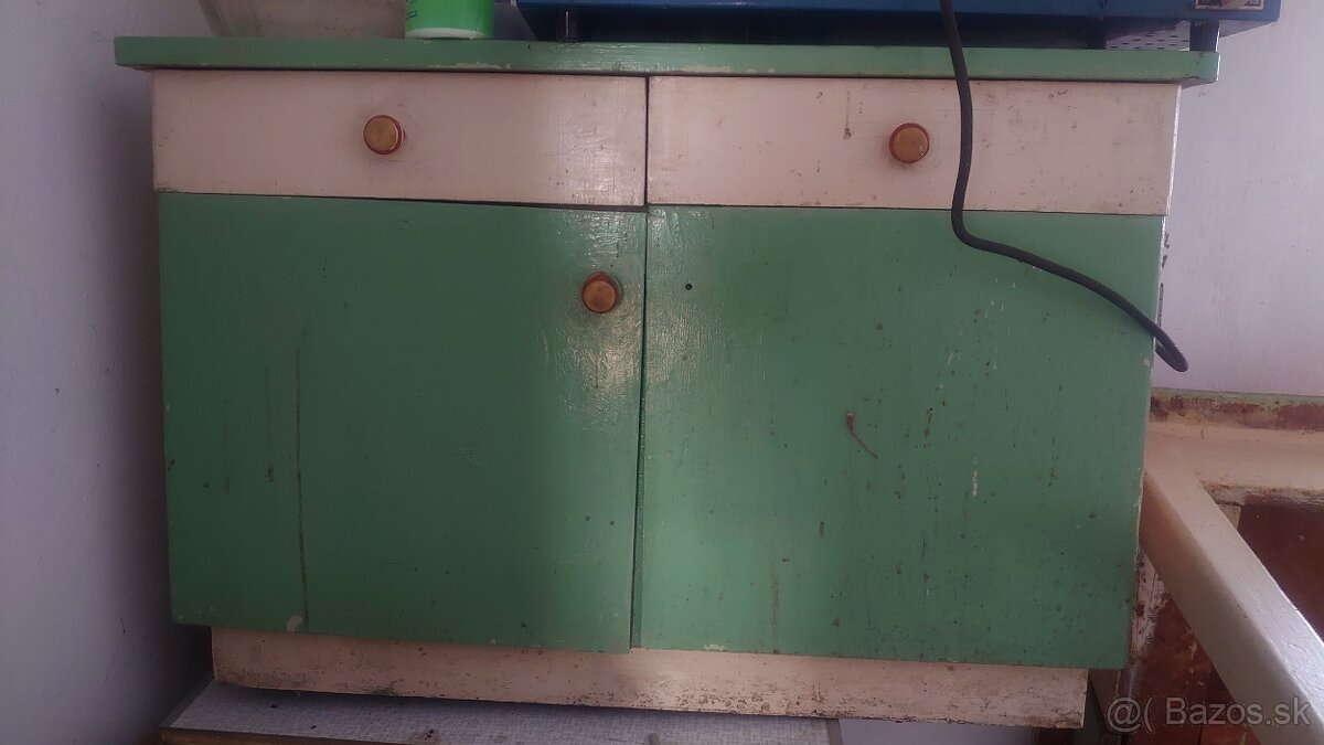 Stará retro skrinka
