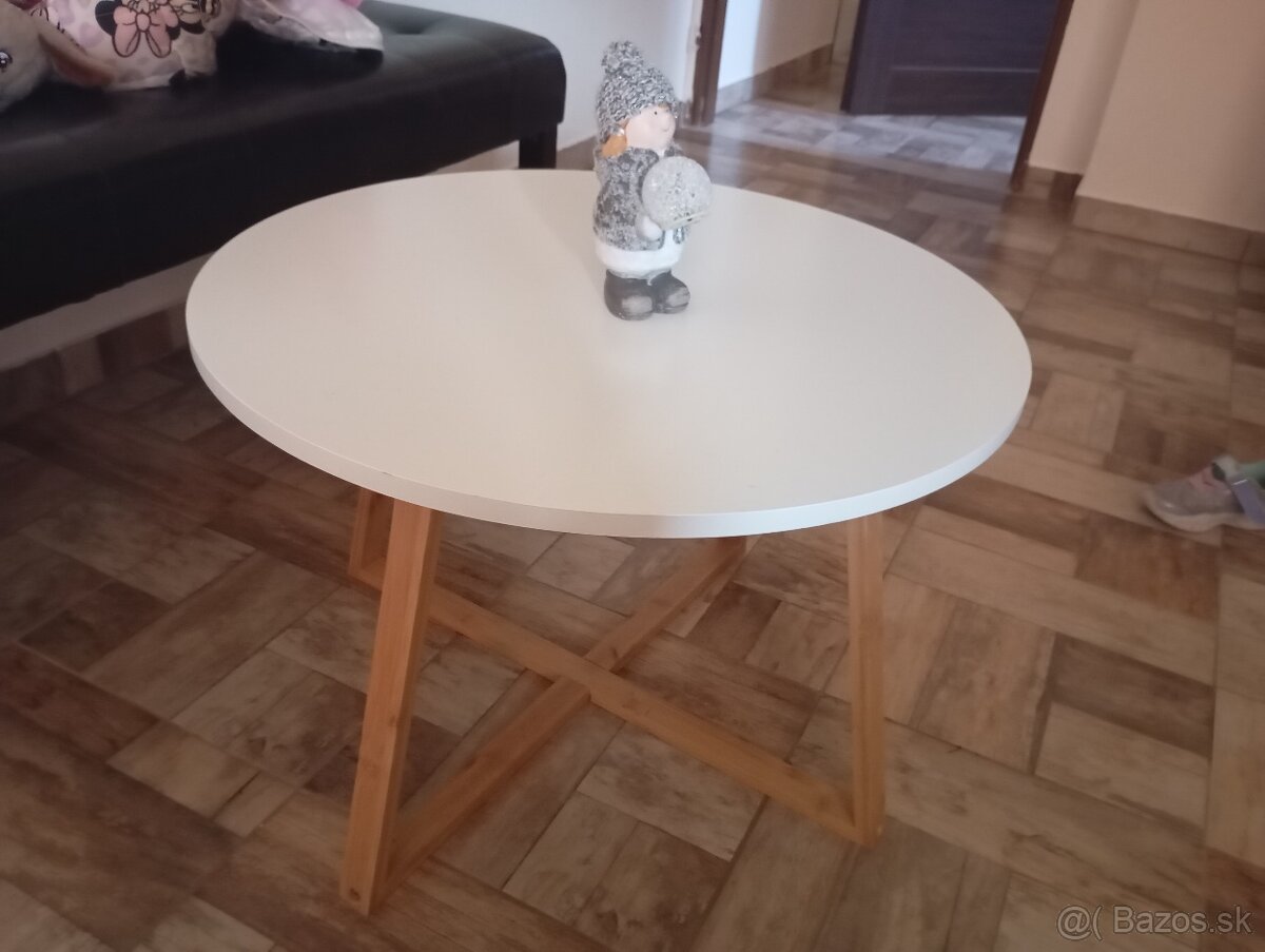 Konferenčný stolík