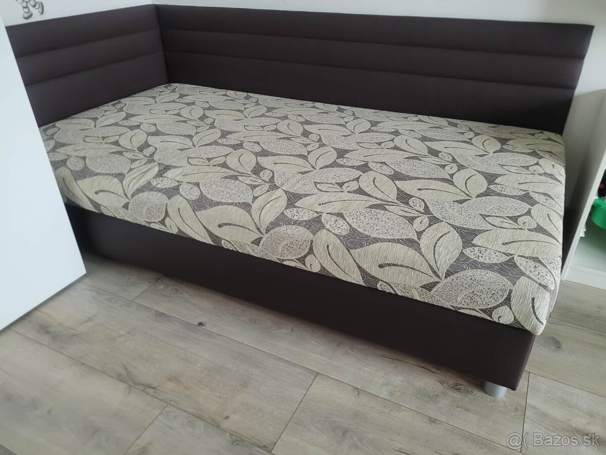 Posteľ s úložným priestorom (váľanda)