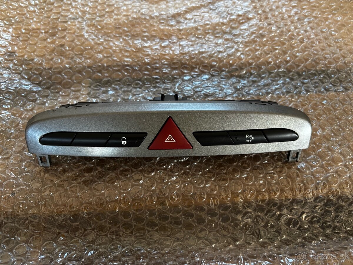Panel tlačidiel Peugeot 308 T7