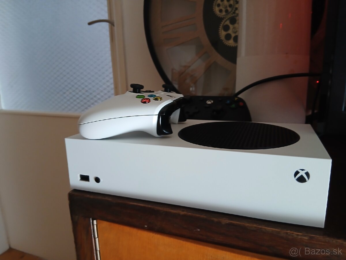 Xbox Series S ( 2 controller)