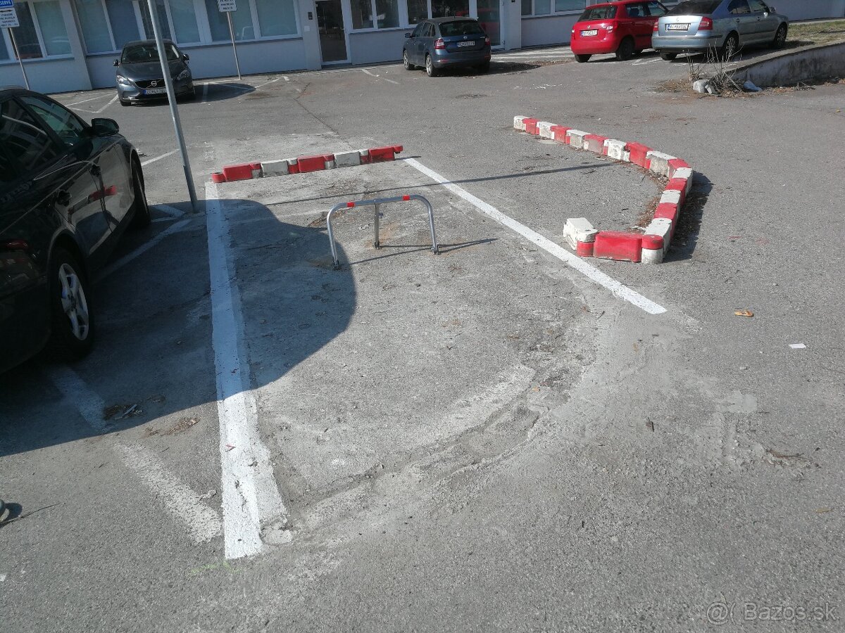 Prenájom 2 x parkovacie miesto Závodná