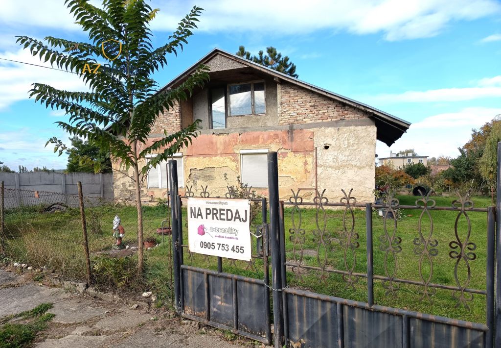 Na predaj starší rodinný dom s podkrovím v obci Gbelce