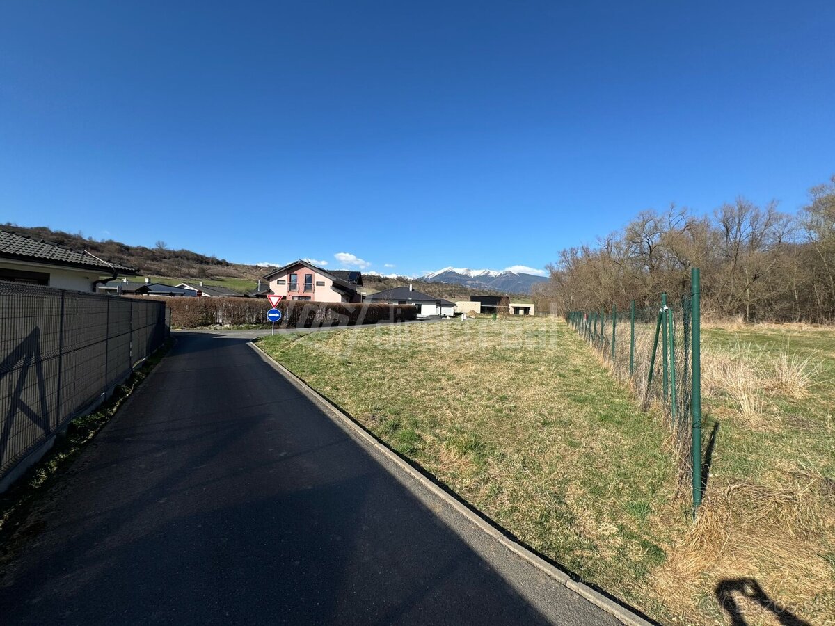 Predaj - pre rodinné domy - Krásny slnečný pozemok s …