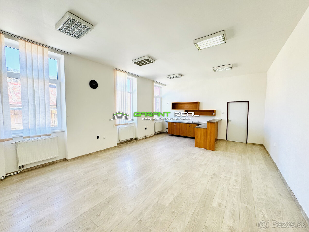 Prenájom kancelária 40 m2, Prešov, Františkánske námestie