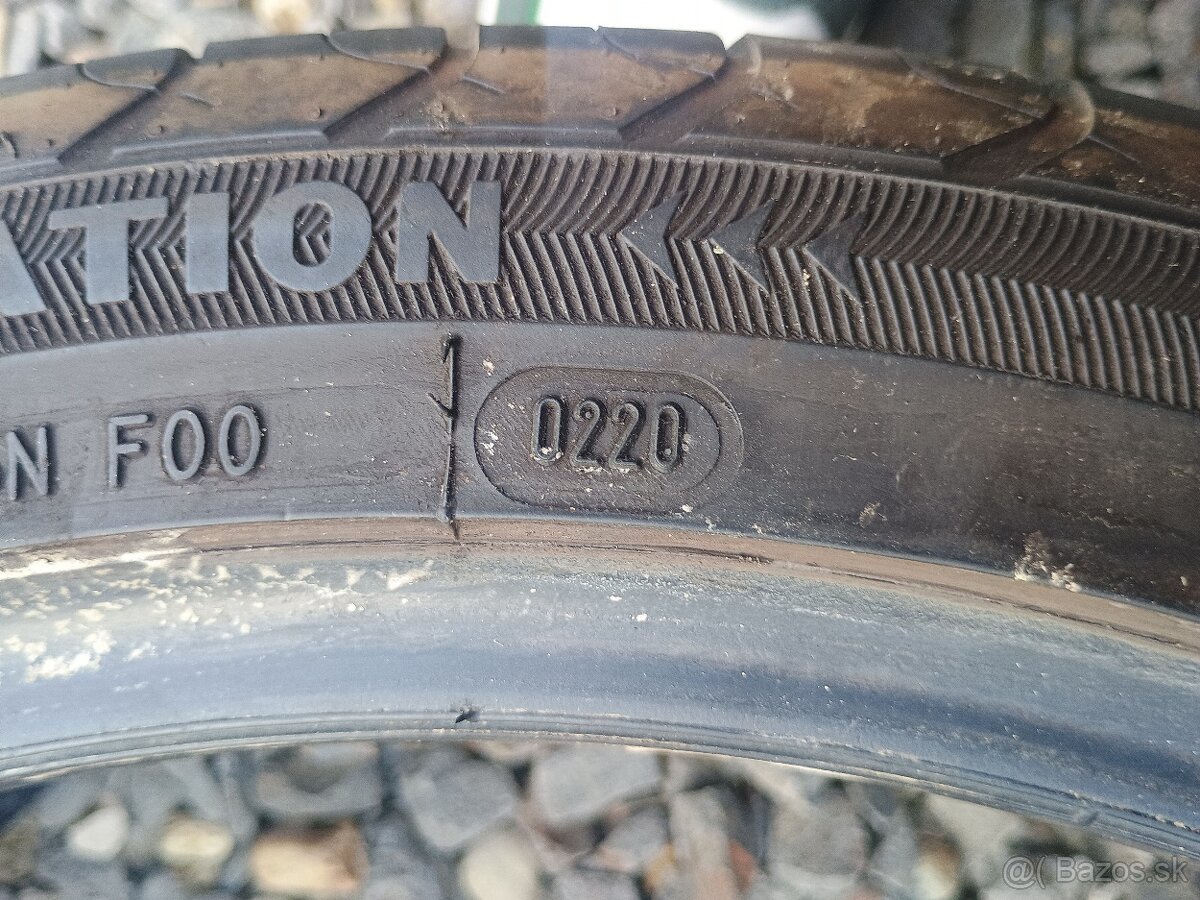 225/40 r18