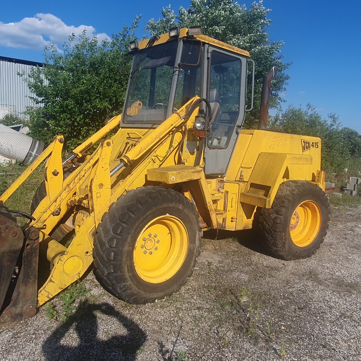 Nakladač JCB 415