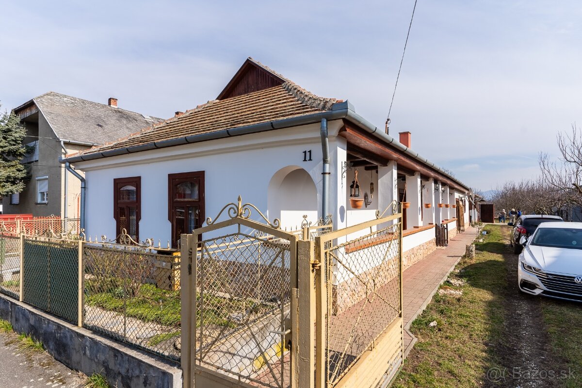 ZREKONŠTRUOVANÝ gazdovský dom, pozemok 1990m2, MÉRA