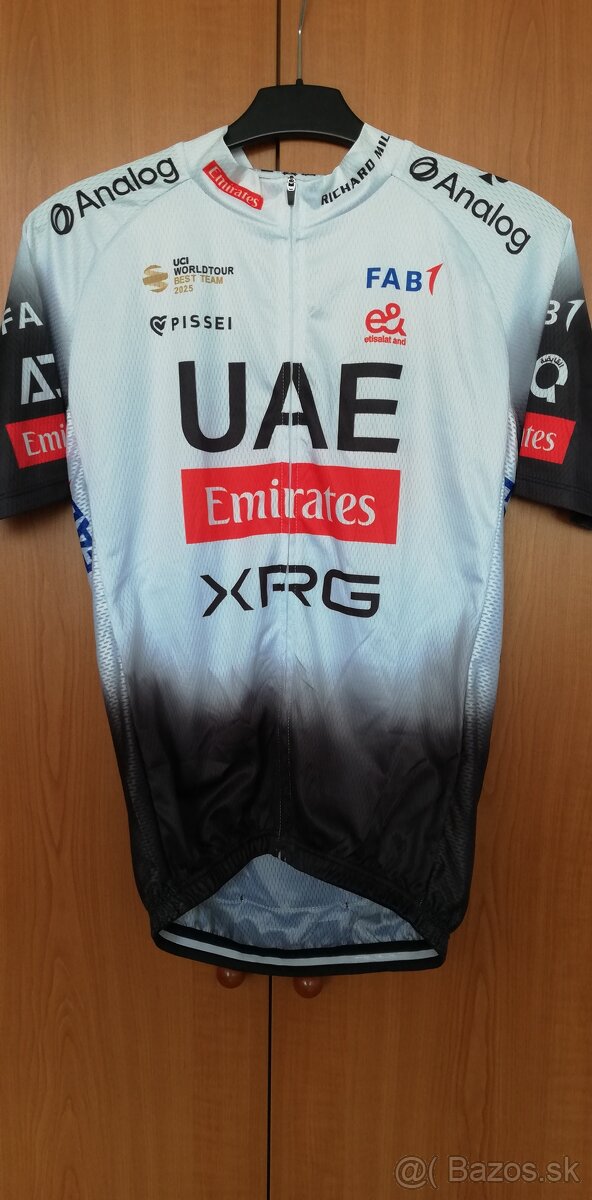 Cyklistický dres a kraťasy UAE EMIRATES replika