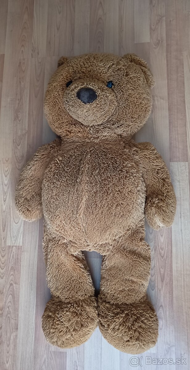 Veľký plyšový medveď