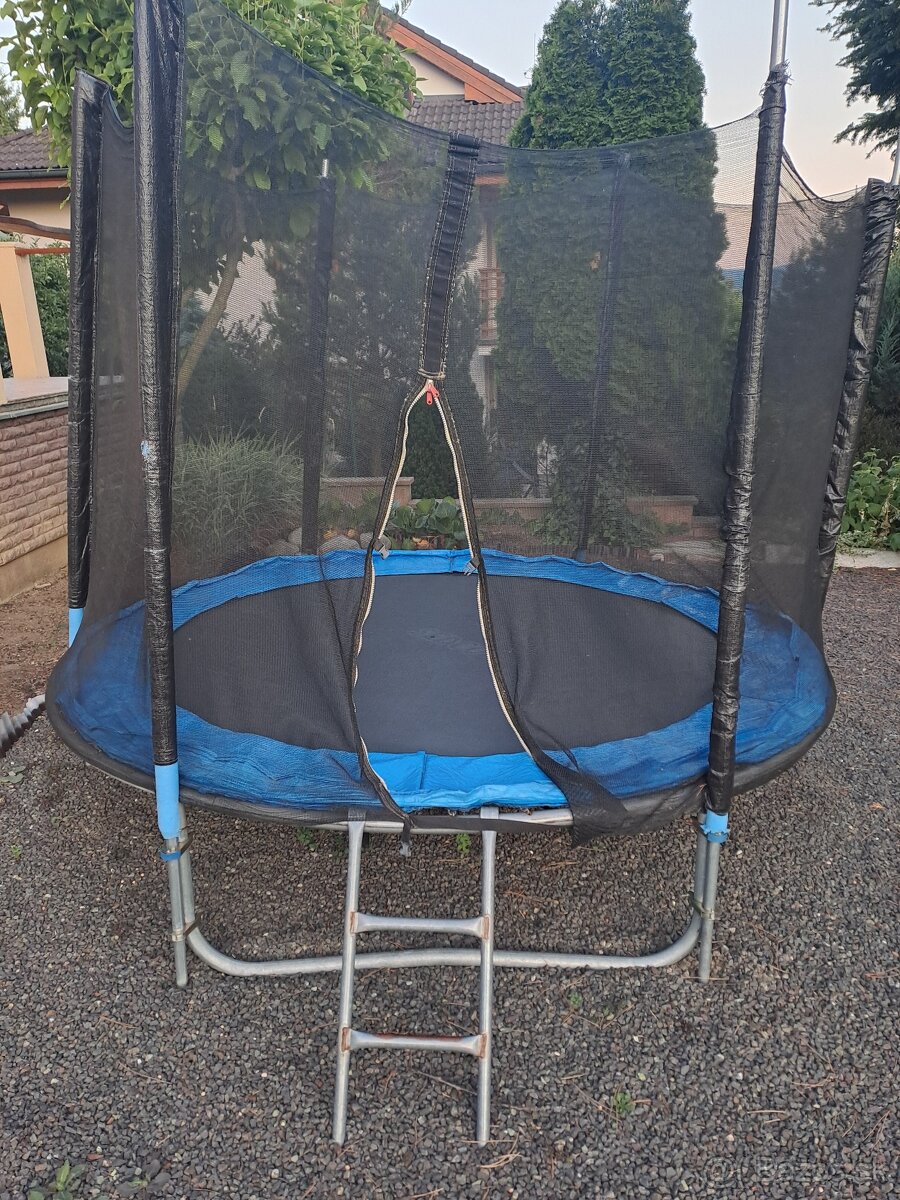 Trampolína