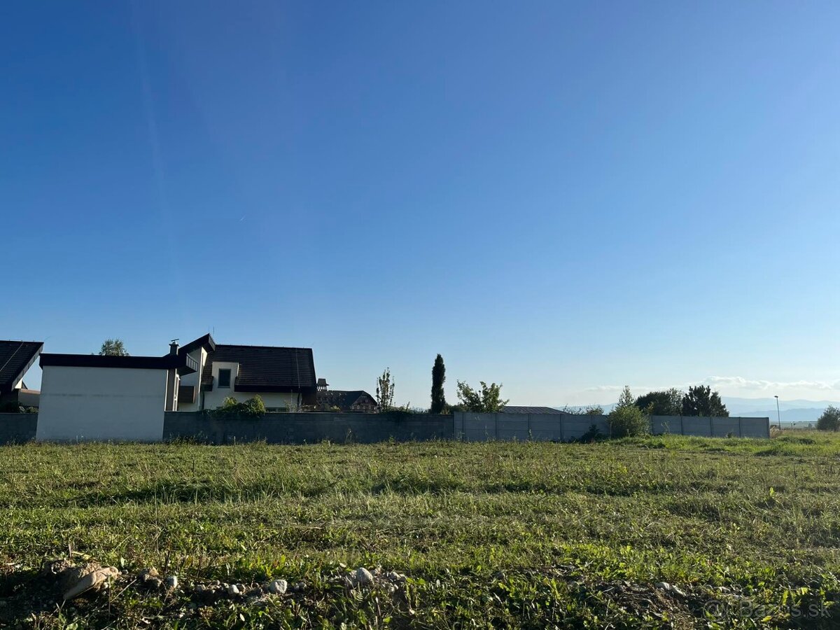 predaj stavebného pozemku 878 m2