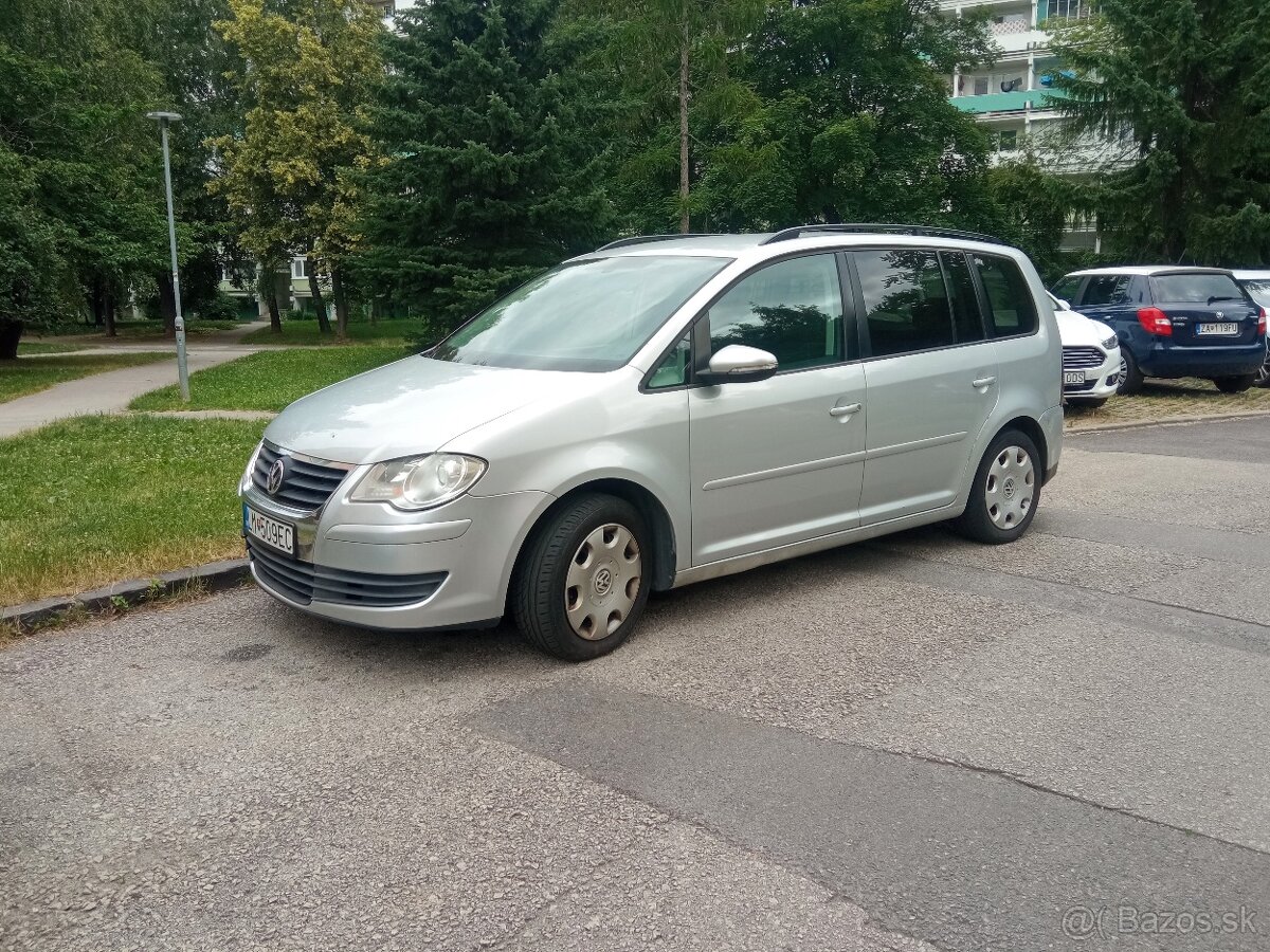 Vw Touran 1.4 tsfi, CNG, DSG 7 miestne