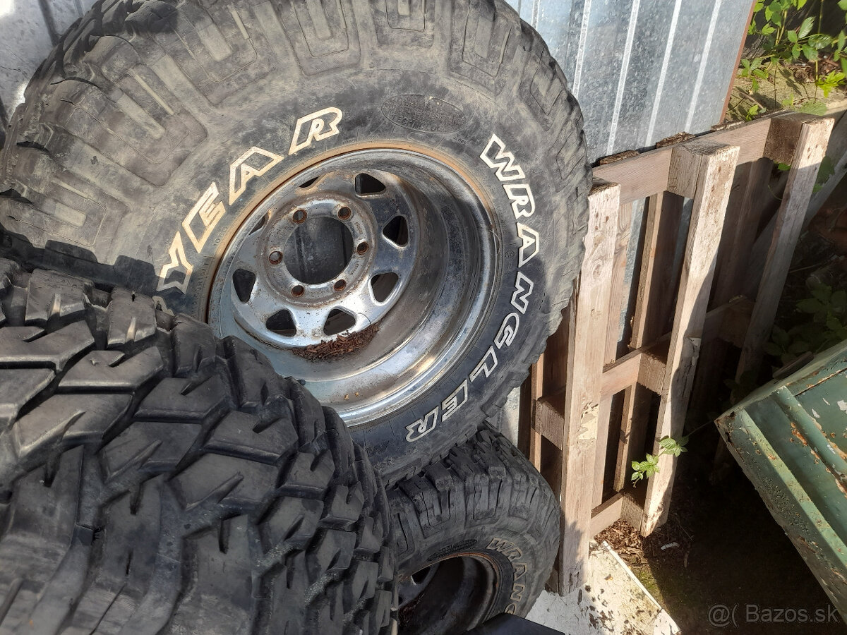 Mangels 10JJ R15 a pneu 33x12,5 R15