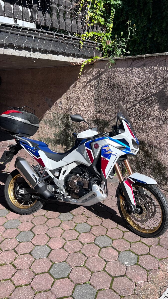 Motocykel Honda africa twin 1100