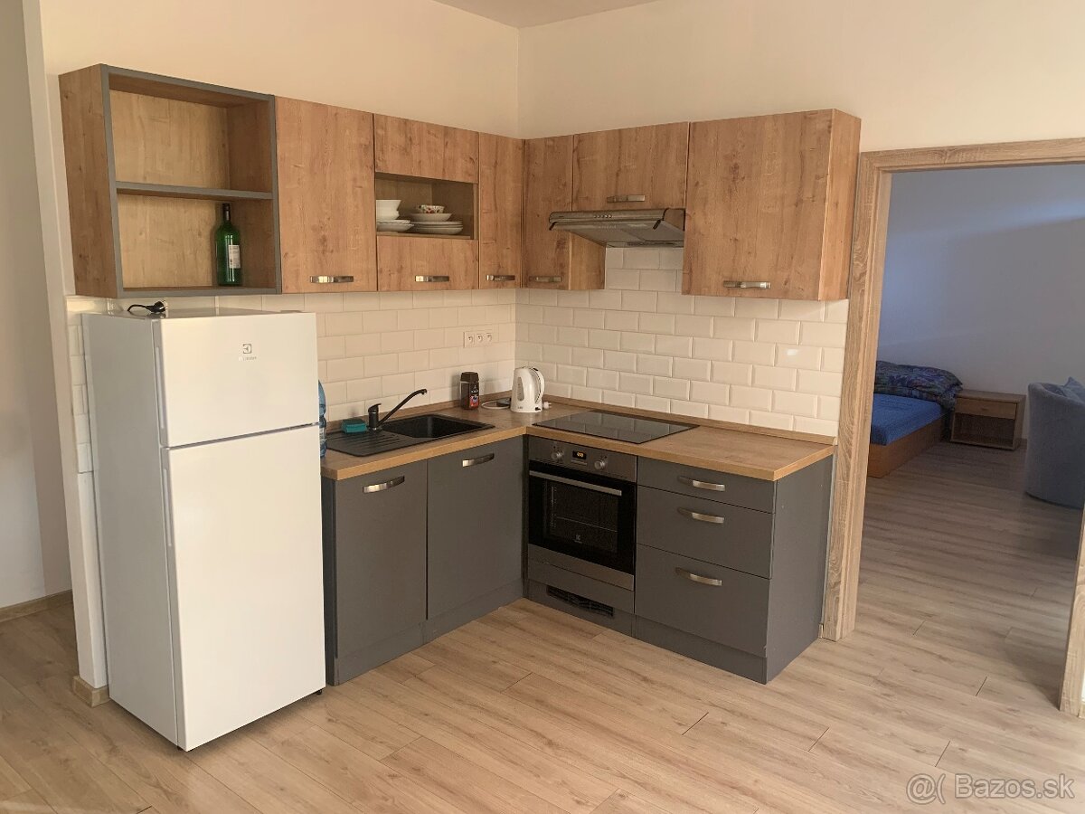 prenájom 2-izbový byt 63 m2