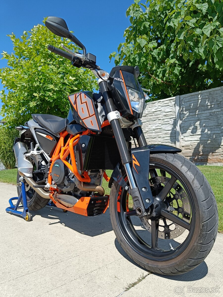 KTM Duke 690