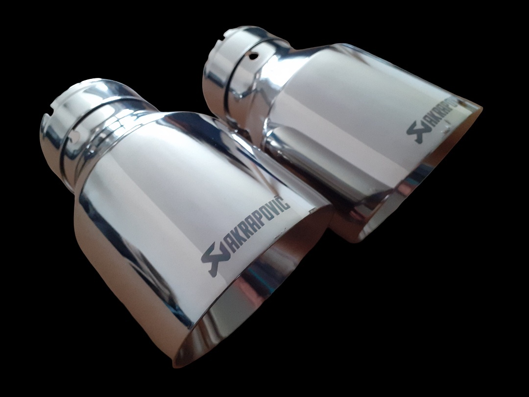 Leštená Nerezová univerzálna koncovka výfuku Logo Akrapovič