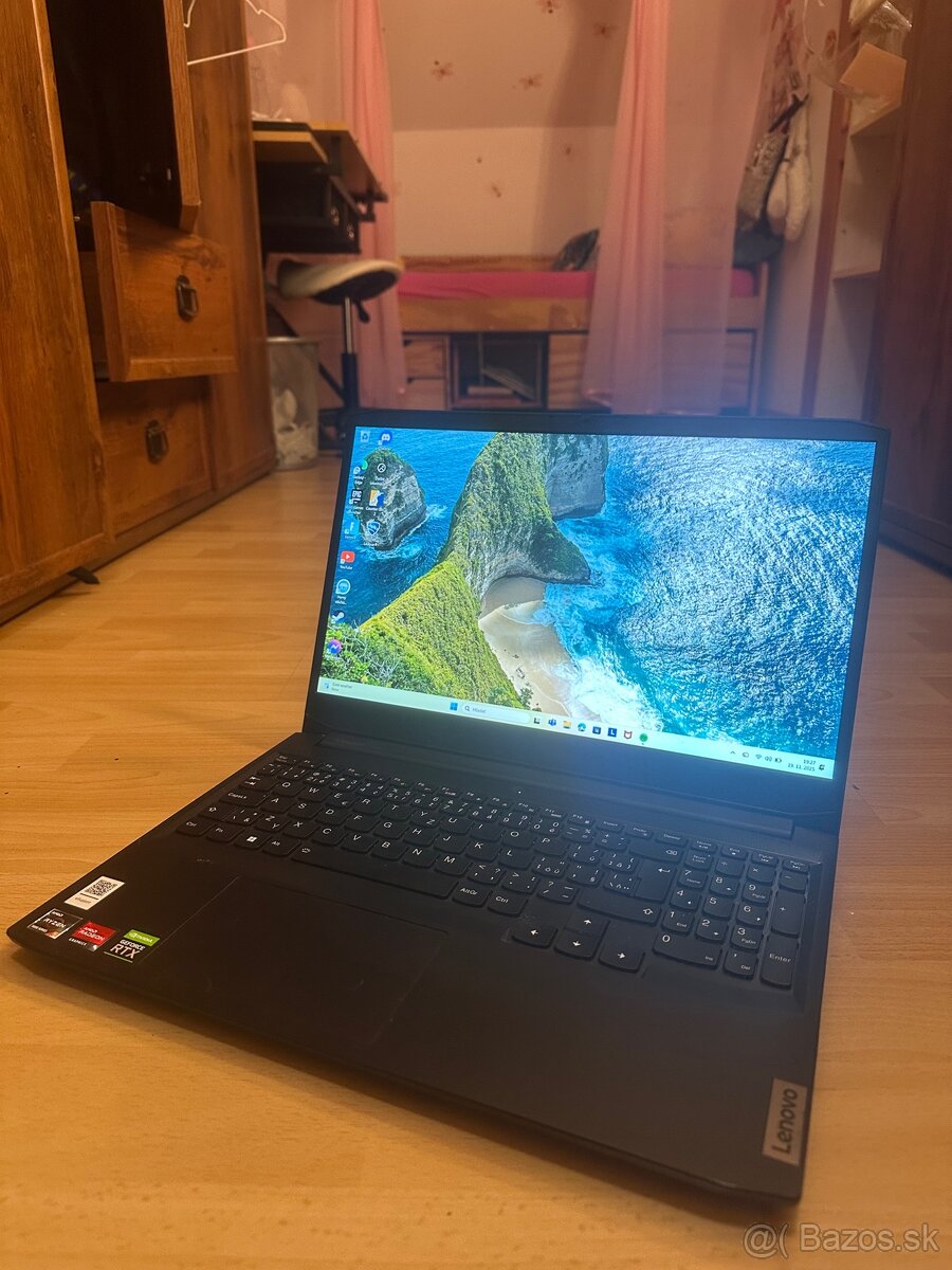 Lenovo IdeaPad Gaming 3 – herný notebook, málo používaný