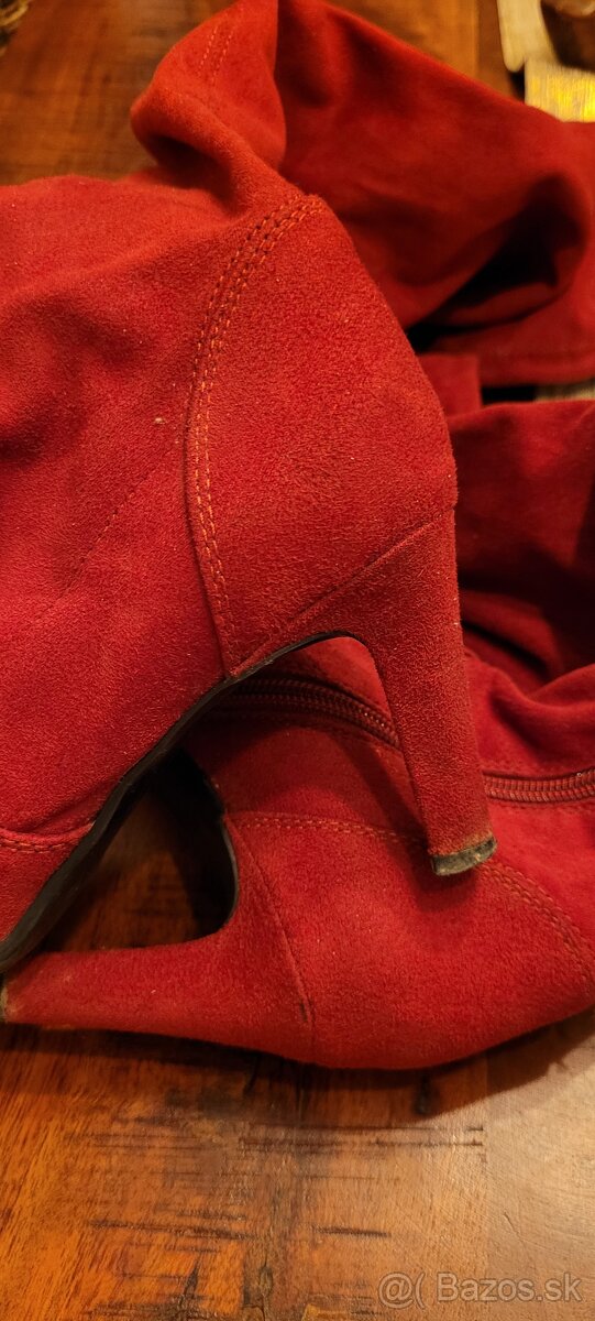 Prechodné červene čižmy