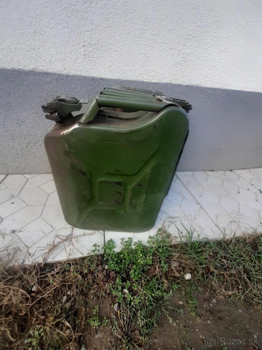 Plechové bandasky, kanistre