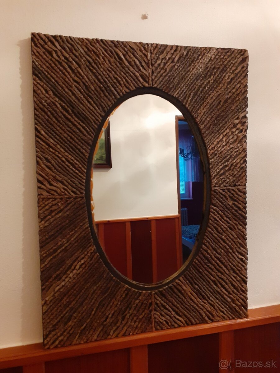 Zrkadlo nástenné