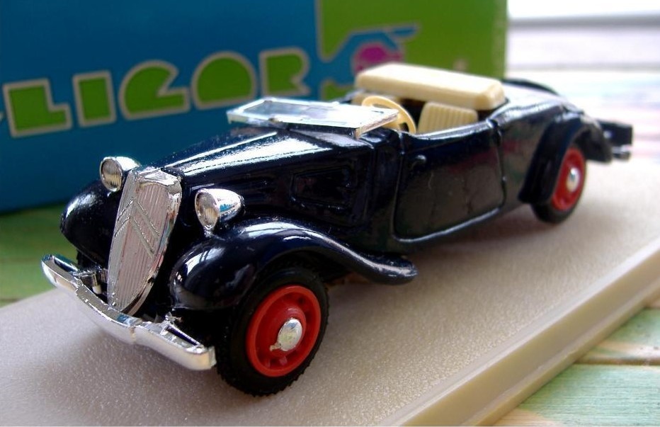 Predam auticka od Eligor v mierke 1:43