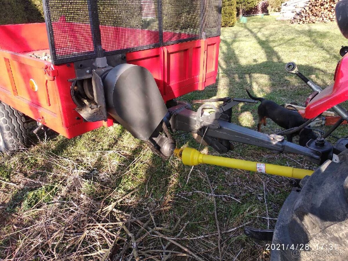 Štiepkovač za traktor špalikovač drvič konarov
