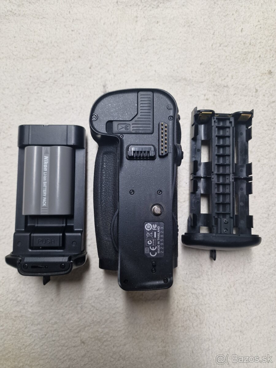 BATTERY GRIP MB-D10